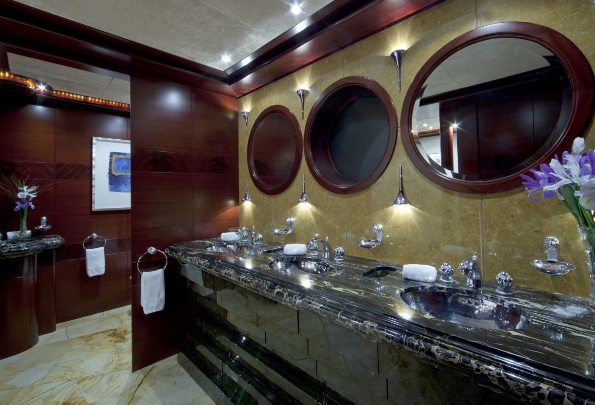 62M LUXURY SUPERYACHT Day Head Luxury Yacht Browser by